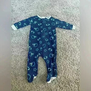 Gerber sleep and play.